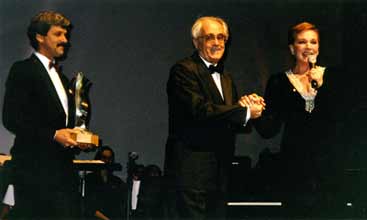 July Andrews (bekannte US-Schauspielerin) und Michel Legrand (franz. Pianist) bei Preisverleihung